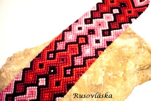 Červenorůžový náramek — foto 1