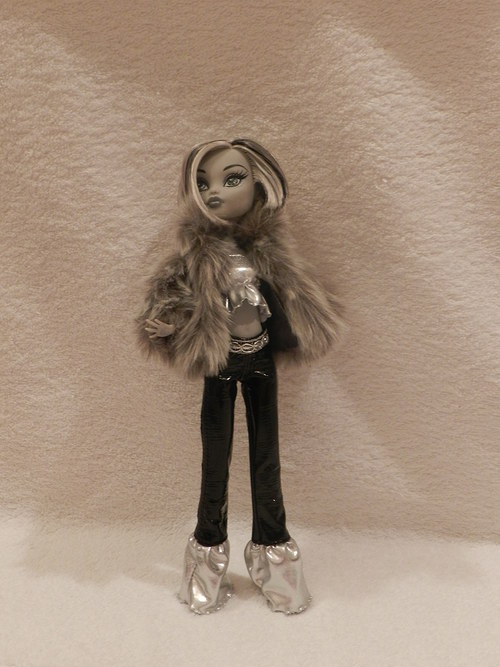 Obleček pro Monster high — foto 1