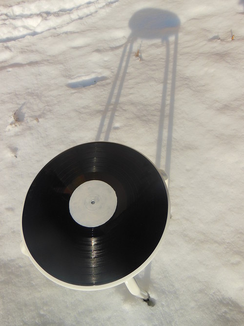 Sněhobílá stolička vinylka — foto 1