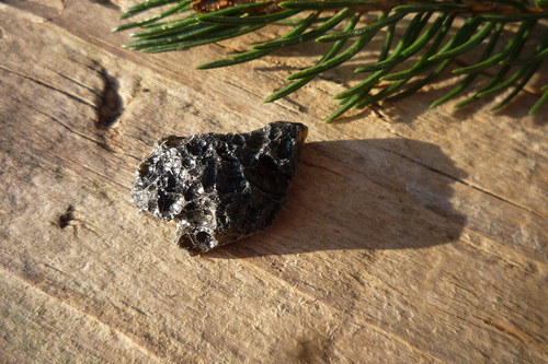 Tektit, meteorit č. L8748 — foto 1
