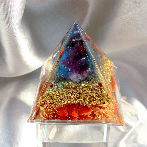 Orgonit (3) - Pyramida 5x4,5 - Ametystový hrot — foto 1