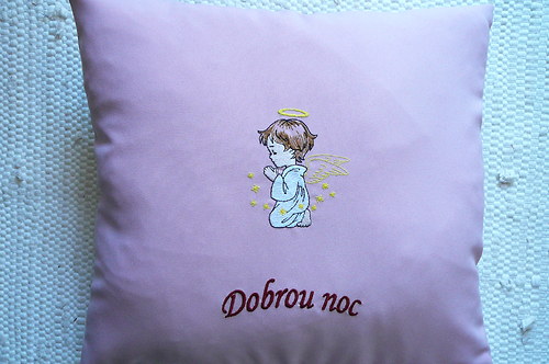 Vyšívaný polštářek pro dobrou noc