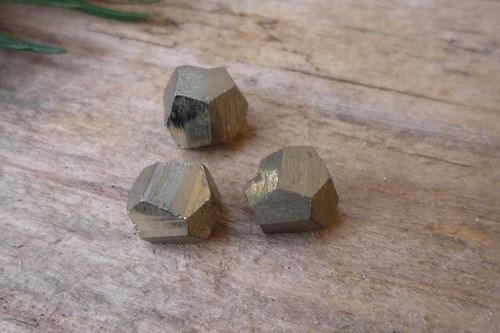 3x pyrit, pentadodekaedr č.L8925 — foto 1