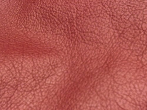 Kůže bordó cca 30x80 cm — foto 1