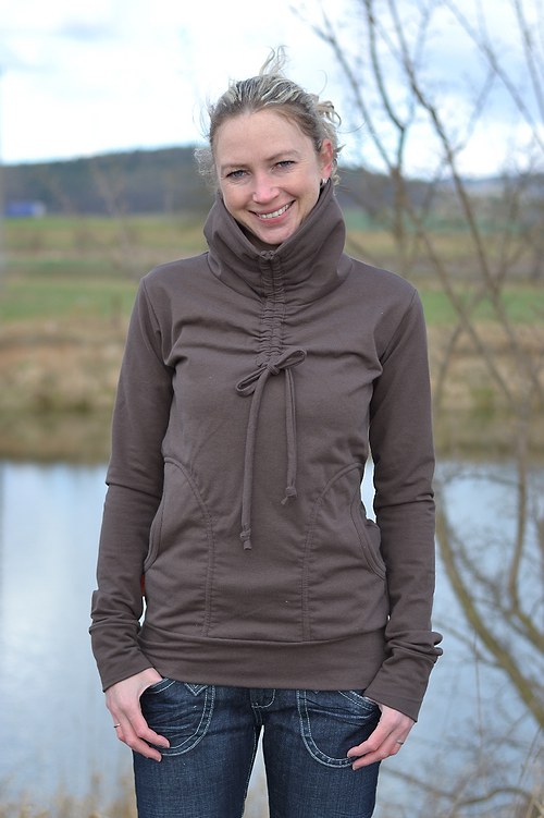 Hnědá mikina — foto 1