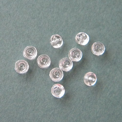 80 ks - mačkané čiré korálky 4 x 3 mm