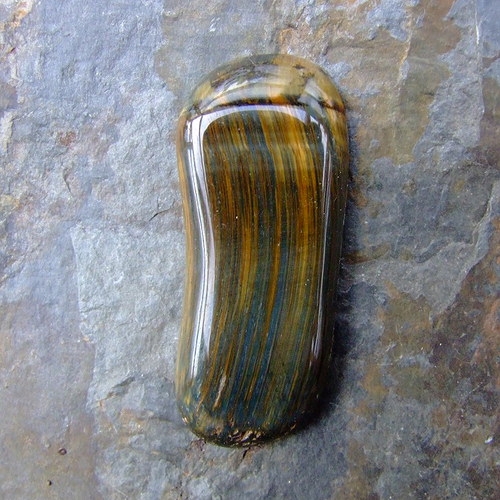 Tygří oko multicolor, kabošon č.647 — foto 1