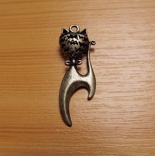 Kočičí dáma - bronz - 48mm x 18mm