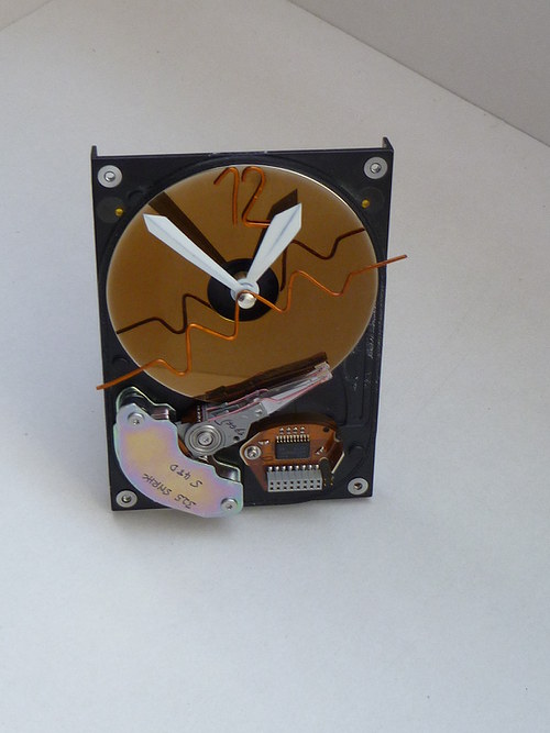 Hodiny z HDD 25 — foto 1
