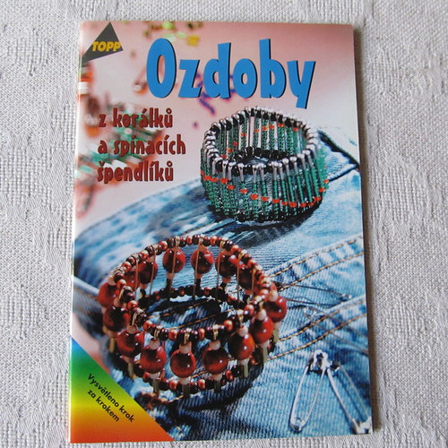 Knížka (sešit) - spínací špendlíky — foto 1