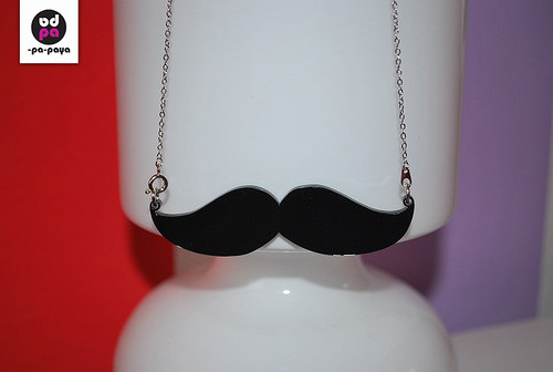 Moustache přívěsek — foto 1