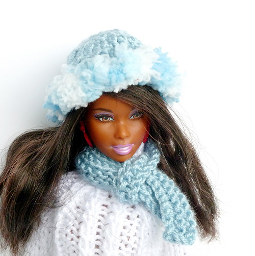 Modrá ušanka s kožešinou pro Barbie — foto 1