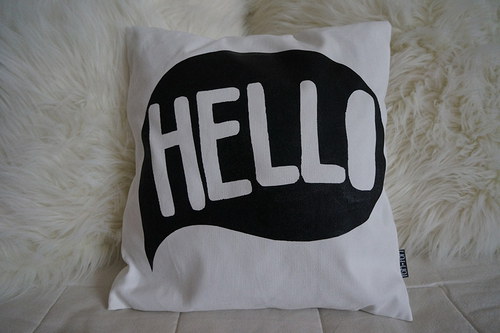 Polštář Hello — foto 1