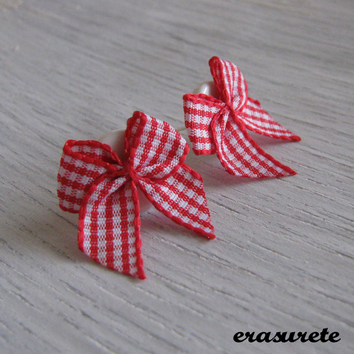 Pinupky do ouška - červenobílé kostkované — foto 1