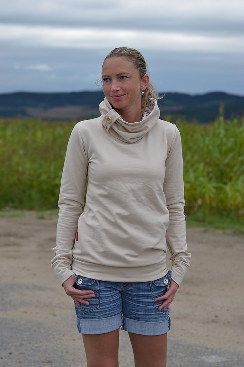 Béžová mikina — foto 1