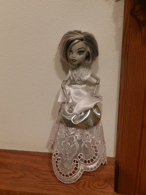 Šatičky pro Monster high — foto 1