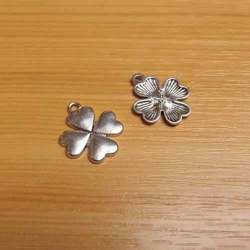 Čtyřlístek - stříbro - 21mm x 17mm