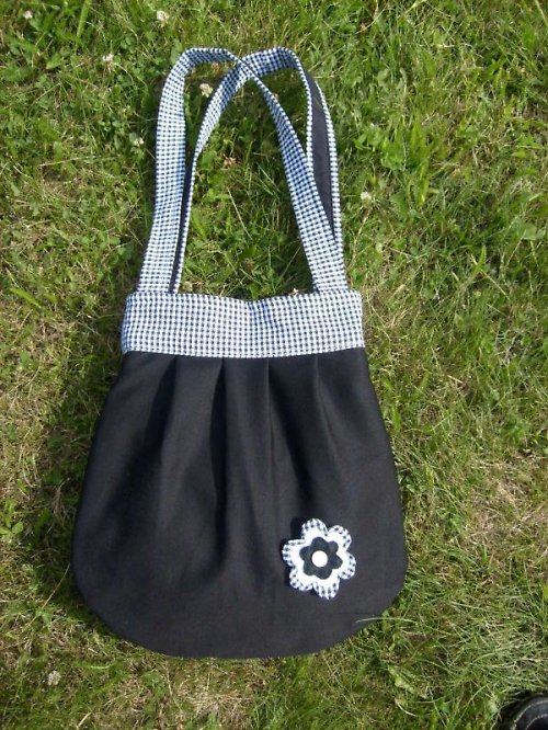 Elegantní černá — foto 1