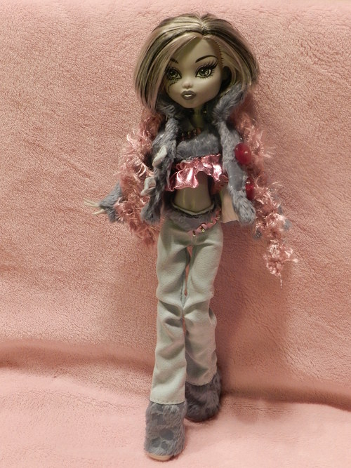 Obleček pro Monster high — foto 1