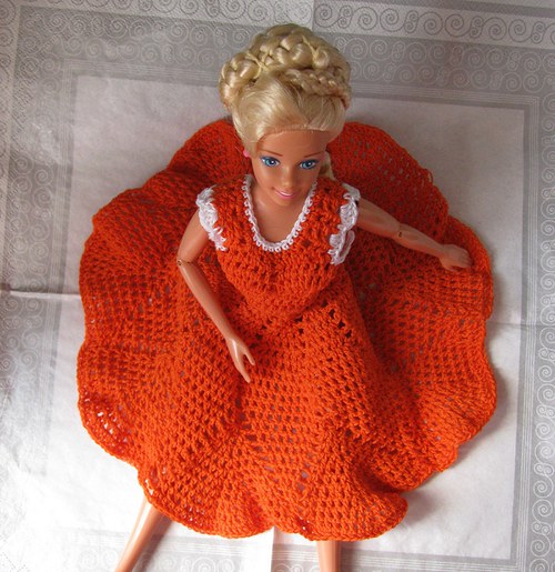 Barbie - pomerančové šaty — foto 1