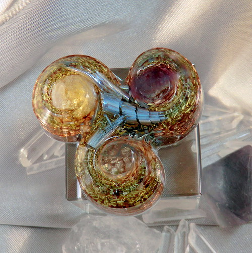 Orgonit *Amulet (1A) *Triskel * s Pentagramem — foto 1