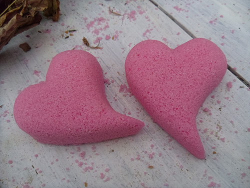 Bath bombs - srdíčko divoká višeň — foto 1