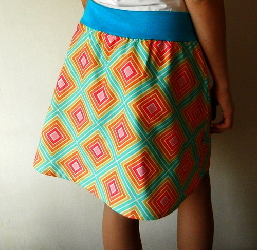 SUKNĚ "Duhová" — foto 1