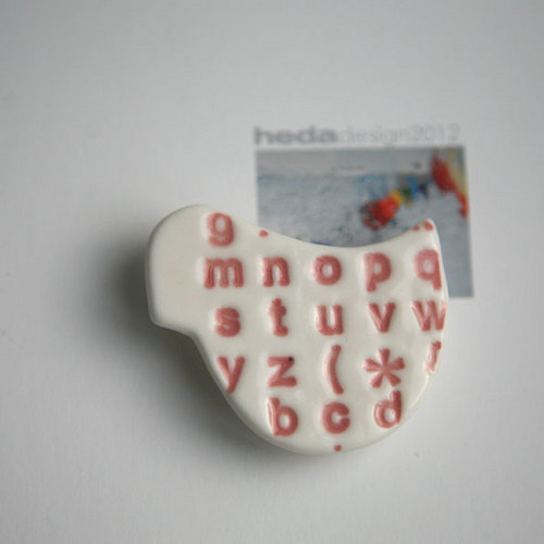 Messinger the First (porcelánová brož) — foto 1