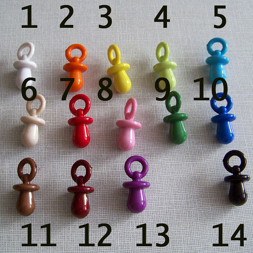 Přívěsek dudlík/ bílý č.1 / 31x15mm/ 2ks