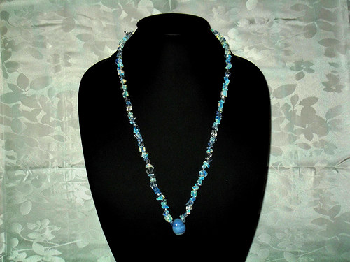 Náhrdelník,amulet - zářivý měsíc s chalcedonem — foto 1