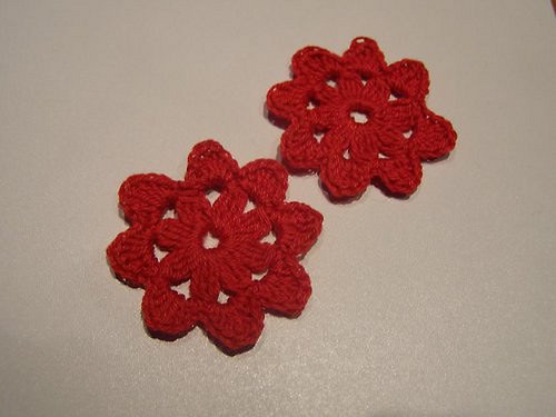 Aplikace č.2 - háčkované kytičky 4,5 cm - 5 ks