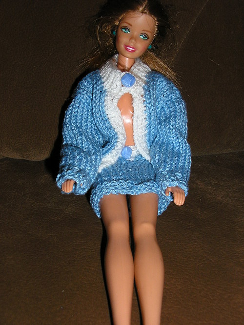 Svetr a sukně pro Barbie