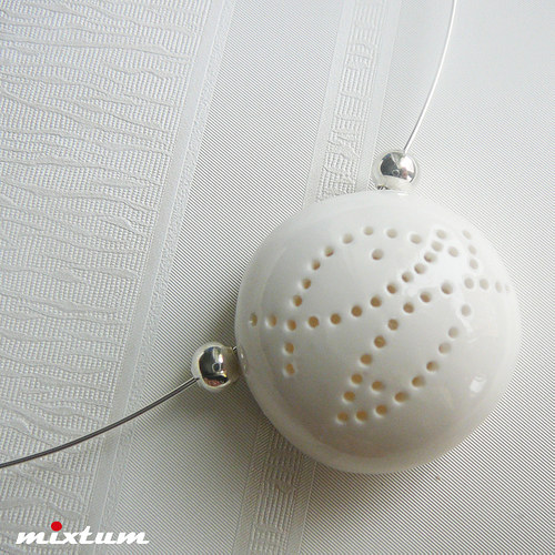 Luxusní bělostný náhrdelník ... Ryby — foto 1