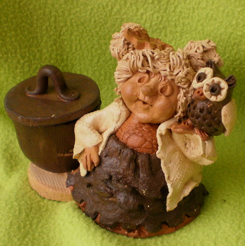 Ježibabka s hrncem,sovičková,9cm — foto 1