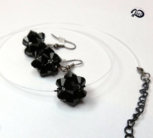 Černé kuličky Swarovski (166)