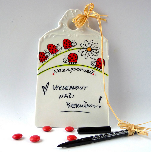 Porcelánová cedulka - vzkazovník - berušky