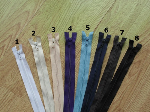 Zip kostěný 40cm