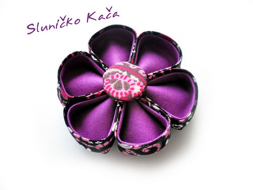 Kanzashi brož Strakatice — foto 1
