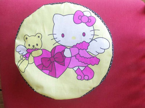 Dětský sedáček pohankový - Hello Kitty - srdce — foto 1