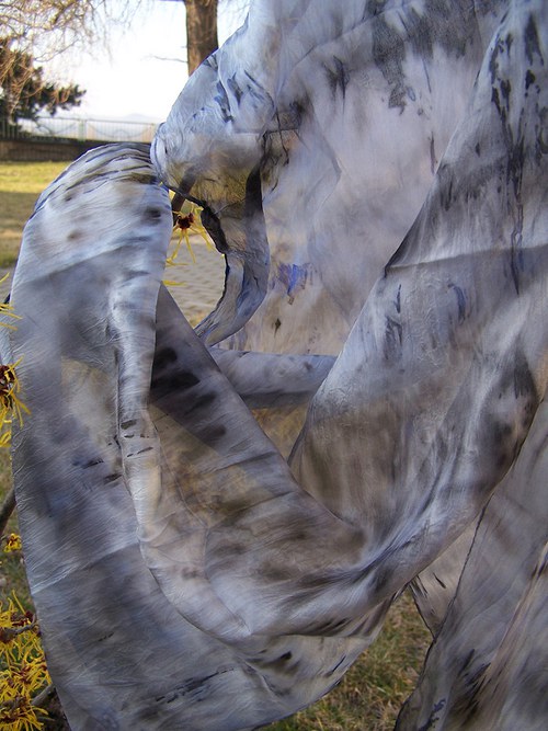 Šedočerný šál — foto 1