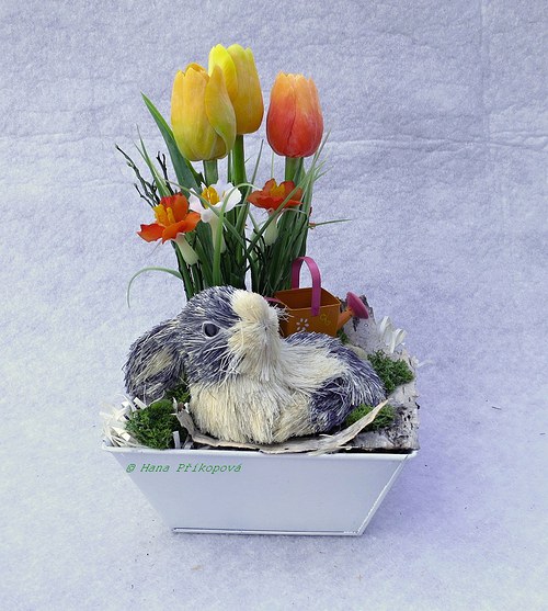 Tulipány se zajícem — foto 1