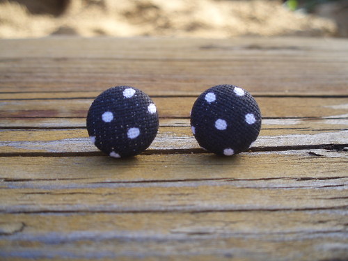 Buttonkové naušnice puntíkaté — foto 1