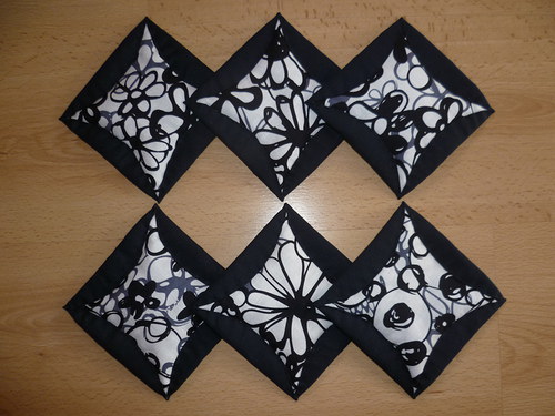 Podšálky černé - patchwork — foto 1