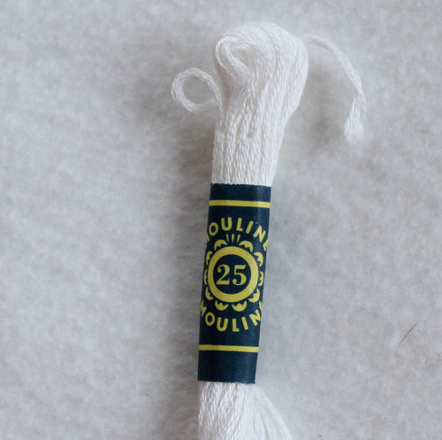 Vyšívací příze Mouliné - bílá — foto 1