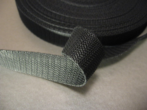 Popruh š. 20mm tm. šedý