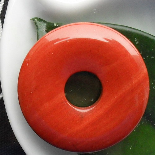 Jaspis červený , donut 30mm — foto 1