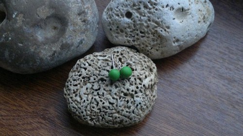 Tmavě zelené kuličky — foto 1