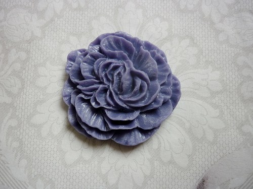C27/ kabošon růže modrofialová/ 33x33x8mm