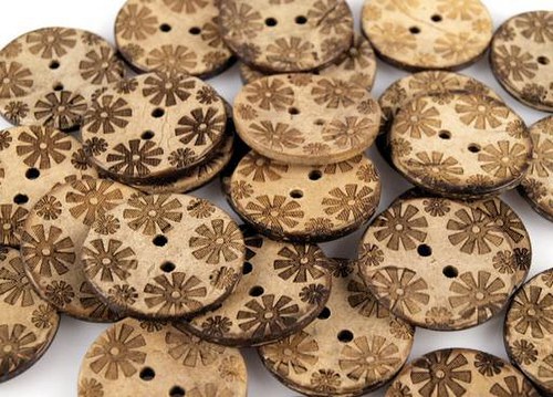 Kokosový knoflík s kytičkami 25,5 mm (2 ks)