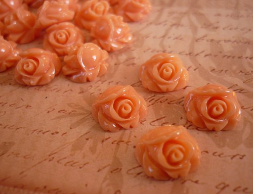C1 / kabošon růžička oranžová / 10x10x6mm / 4ks